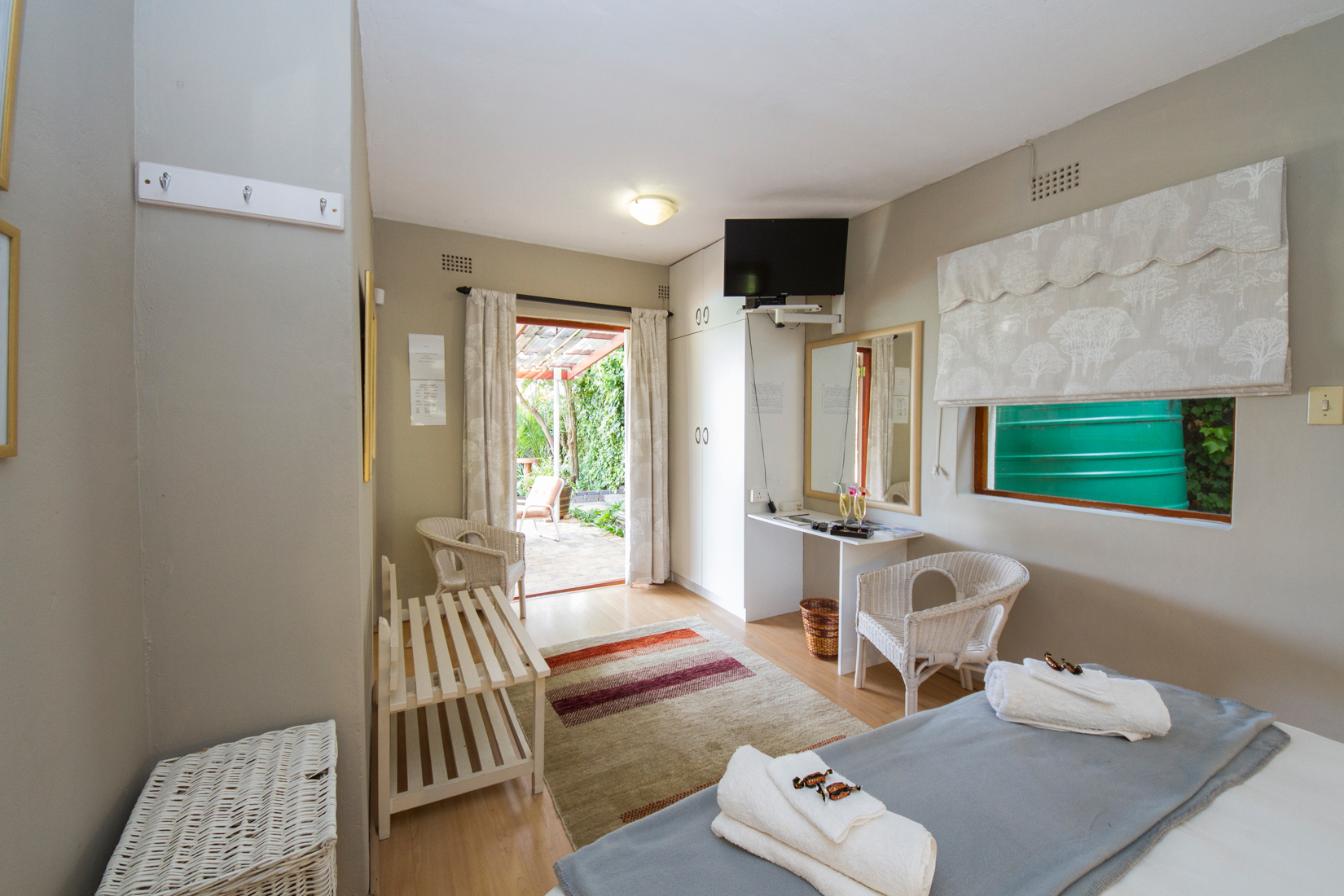 bedroom-unit-2-Villa-Vista